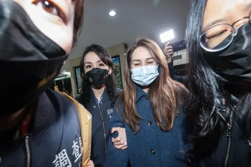 177076351550598 P34423397