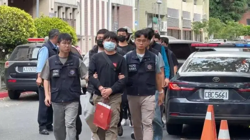 177384882313461 P34776007